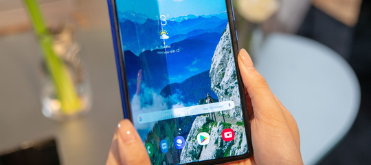 Il telefonino pieghevole di Samsung sembra avere dei grossi difetti