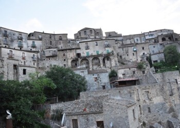 In paese Calabria case a cento euro