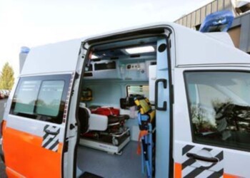 Incidenti stradali: auto si cappotta, morti due ragazzi