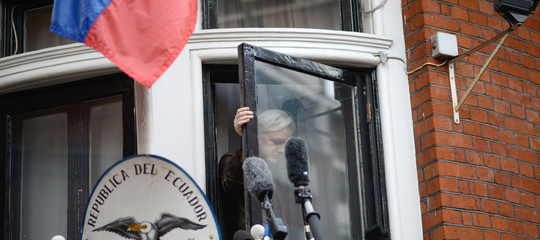 julian assange arrestato