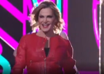 La danza spettacoli di Simona Ventura a “Ballando”. E le critiche per le scelte a “The Voice”