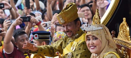 sultanato brunei lapidazione omosessuali boicottaggio star hollywood