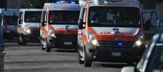 La parete di una scuola è crollata su una classe di bambini