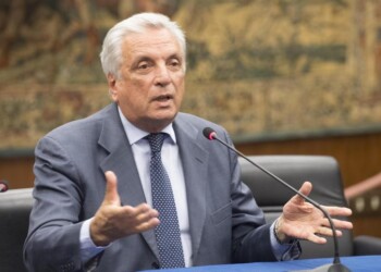 Lazio: Diaconale, minoranza ci danneggia