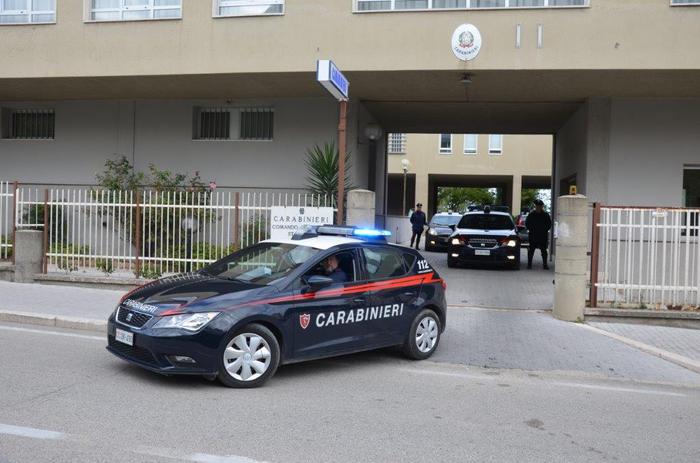 Lite con coltello, 2 persone ferite