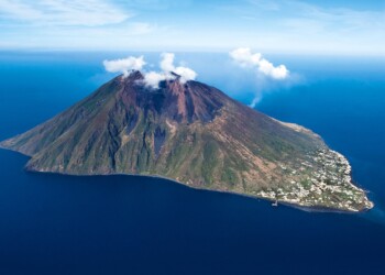 Stromboli: realizzata la prima radiografia muonica del vulcano