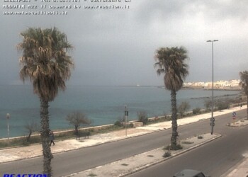 METEO oggi, Italia divisa in due tra sole e temporali