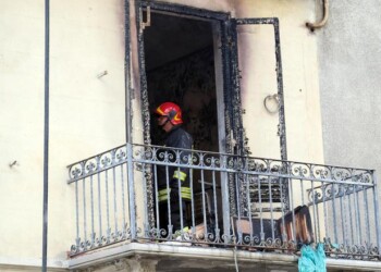 Morta in rogo casa, indagata badante