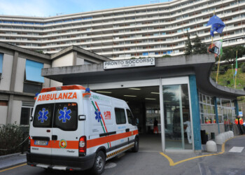 Moto contro auto a Traso, muore centauro