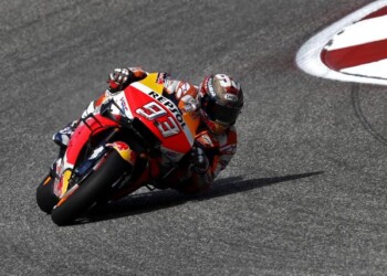 MotoGp: pole a Marquez davanti a Rossi