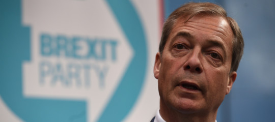 Nigel Farage si ributta nell’arena