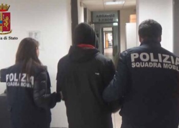 Pedofilia: centinaia di foto e video, arrestato