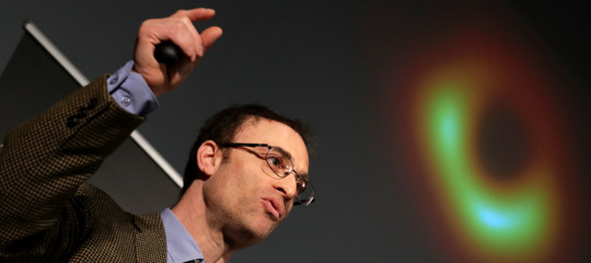 Piccola guida per capire la prima foto di un buco nero