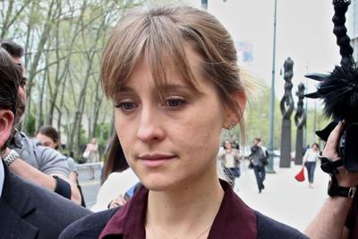 “Reclutavo schiave sessuali”, attrice Smalville confessa
 