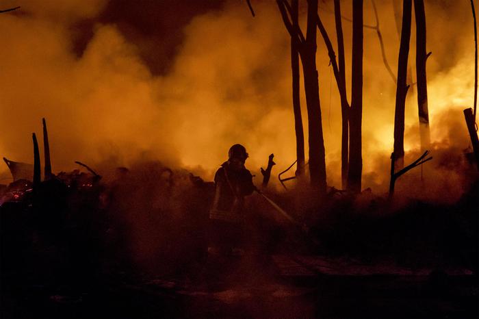 Rogo in una discarica abusiva a Roma