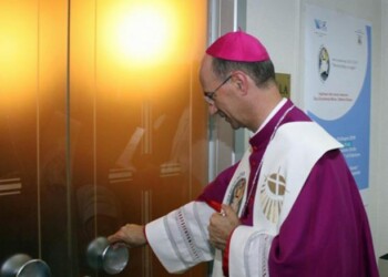 Russo, connessi con Dio e non distratti e rapiti dagli smartphone