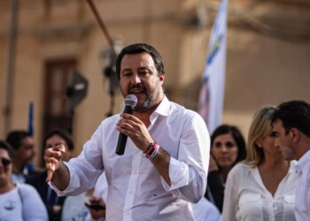 Salvini:”I cori di qualche imbecille non vengono sospesi dalla sospensione delle partite, ma dal 99% dei tifosi che sono educati e rispettosi”