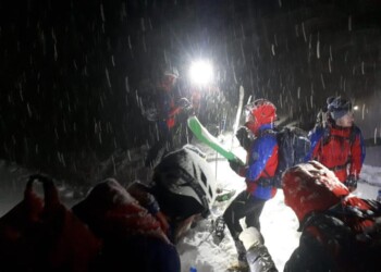 Scialpinisti tratti in salvo di notte