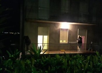 Spara a vicino e poi si consegna polizia