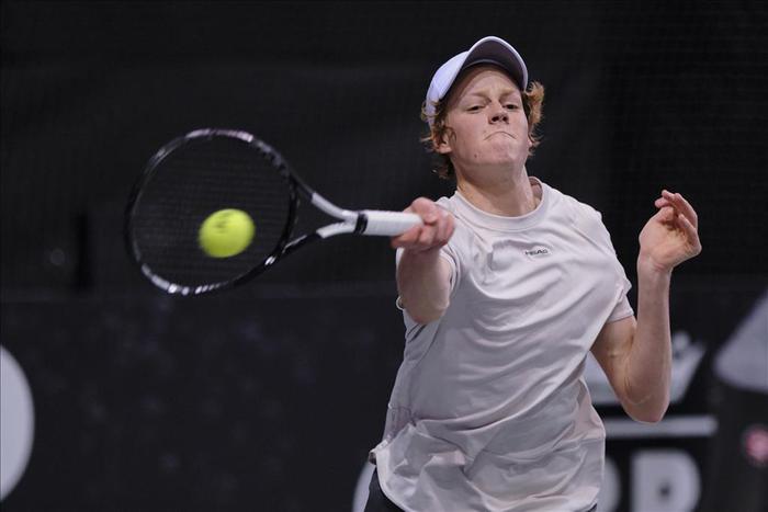 Tennis, Sinner perde dopo 16 vittorie