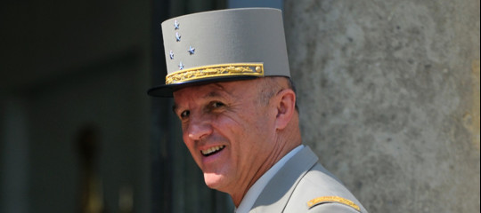 Un generale per ricostruire Notre Dame. Chi è il ‘Signor Ricostruzione’ di Macron