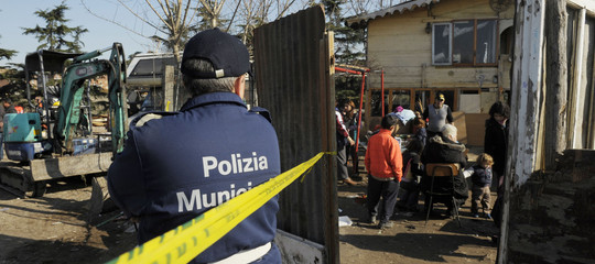 trasferimento nomadi proteste