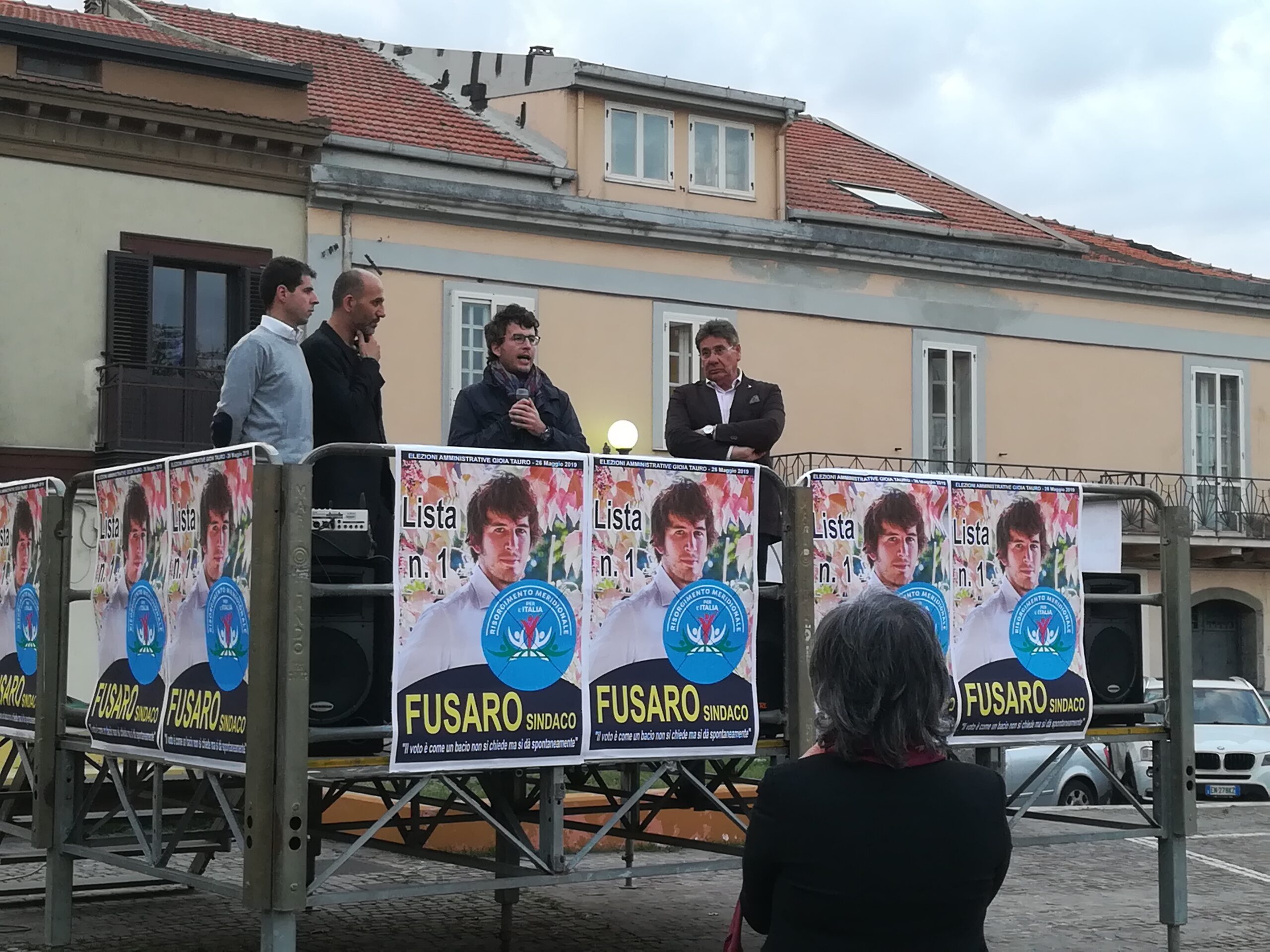 Elezioni Gioia Tauro, in Piazza dell’Incontro il primo comizio del candidato Diego Fusaro