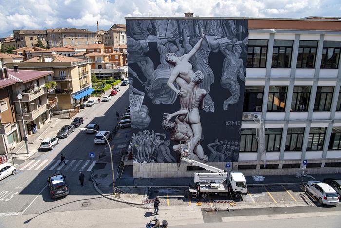 A Rieti Ozmo realizza maxi murales
