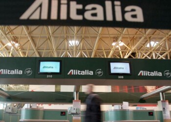 Alitalia, Di Maio proroga la scadenza per le offerte al 15 giugno