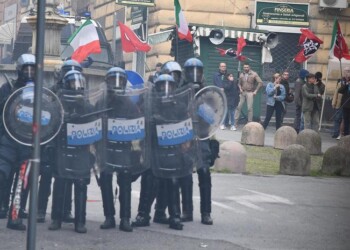 Casapound: scontri polizia-antifascisti