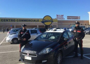 Compra cellulare, arrestato per evasione