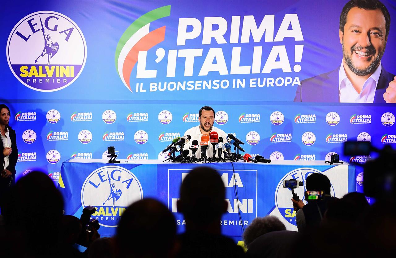 Evasione fiscale, illegalità e altro debito: ecco come Salvini vuole rompere coi Cinque Stelle e prendersi tutto