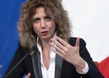Ex Ilva: Lezzi, daremo risposta concreta