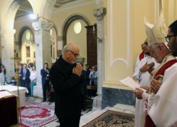 Già padre e nonno, sacerdote a 73 anni