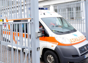 Infortuni sul lavoro: si ribalta muletto, grave militare