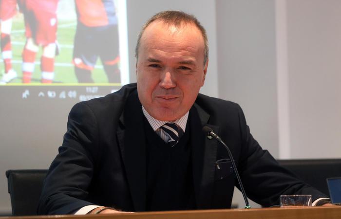 Lega B, sospesa delibera su playout