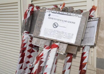 Mare: divieto balneazione a Fiumetto