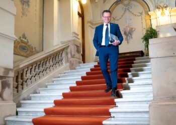 Morroni, su Marini atto pirandelliano