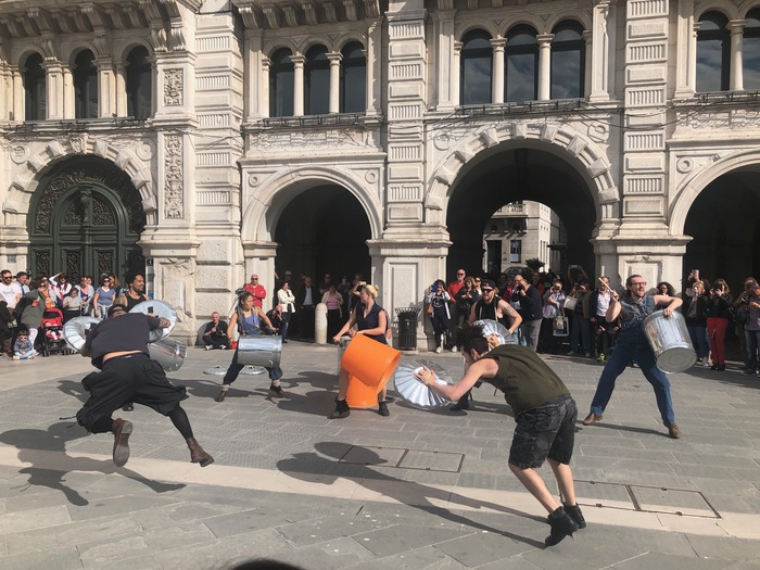 Musica: Stomp arriva a Trieste, flash mob artisti in piazza