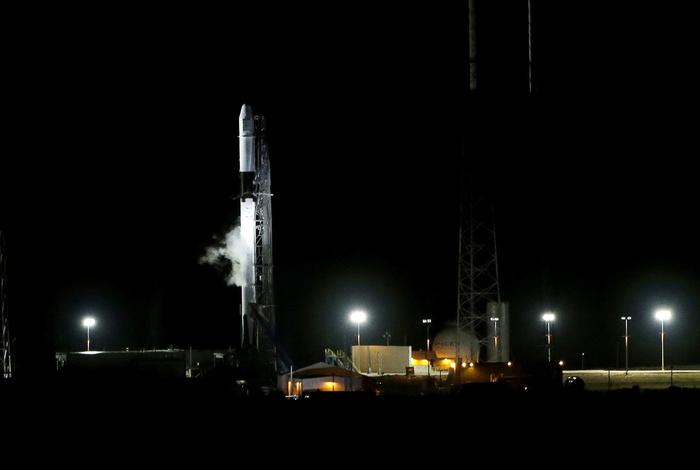 Nuovo rinvio del lancio della capsula Dragon della SpaceX