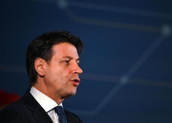 Premier torna al suo liceo nel Foggiano