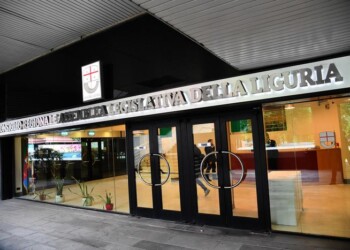 Regione, no fondi hotel con migranti