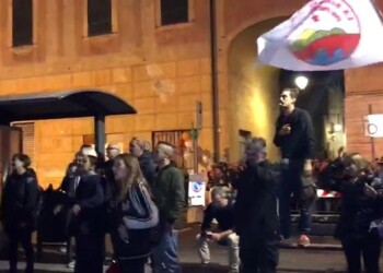 Salvini contestato a Albenga, gli gridano ‘fascista’