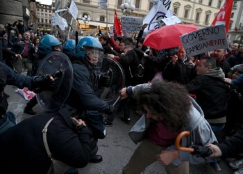 Salvini: manifestazione contro, cariche