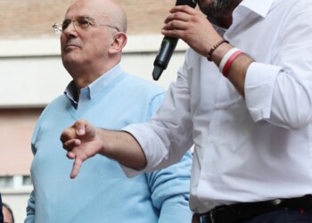 Salvini, ripristinare grembiule a scuola