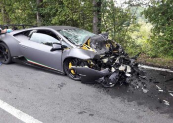 Scontro con una Lamborghini in Appennino