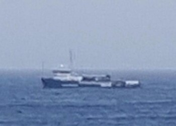 Sea Watch, i magistrati ordinano sequestro della nave e sbarco dei migranti. Salvini si ppone