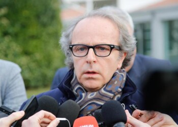 Slitta a sabato cda Fiorentina su futuro