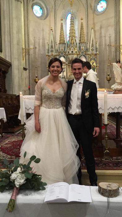 Sposi in giorno elezioni, al seggio prima del ‘sì’