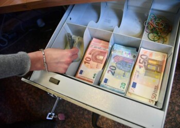 Truffa,arrestato direttore ufficio poste